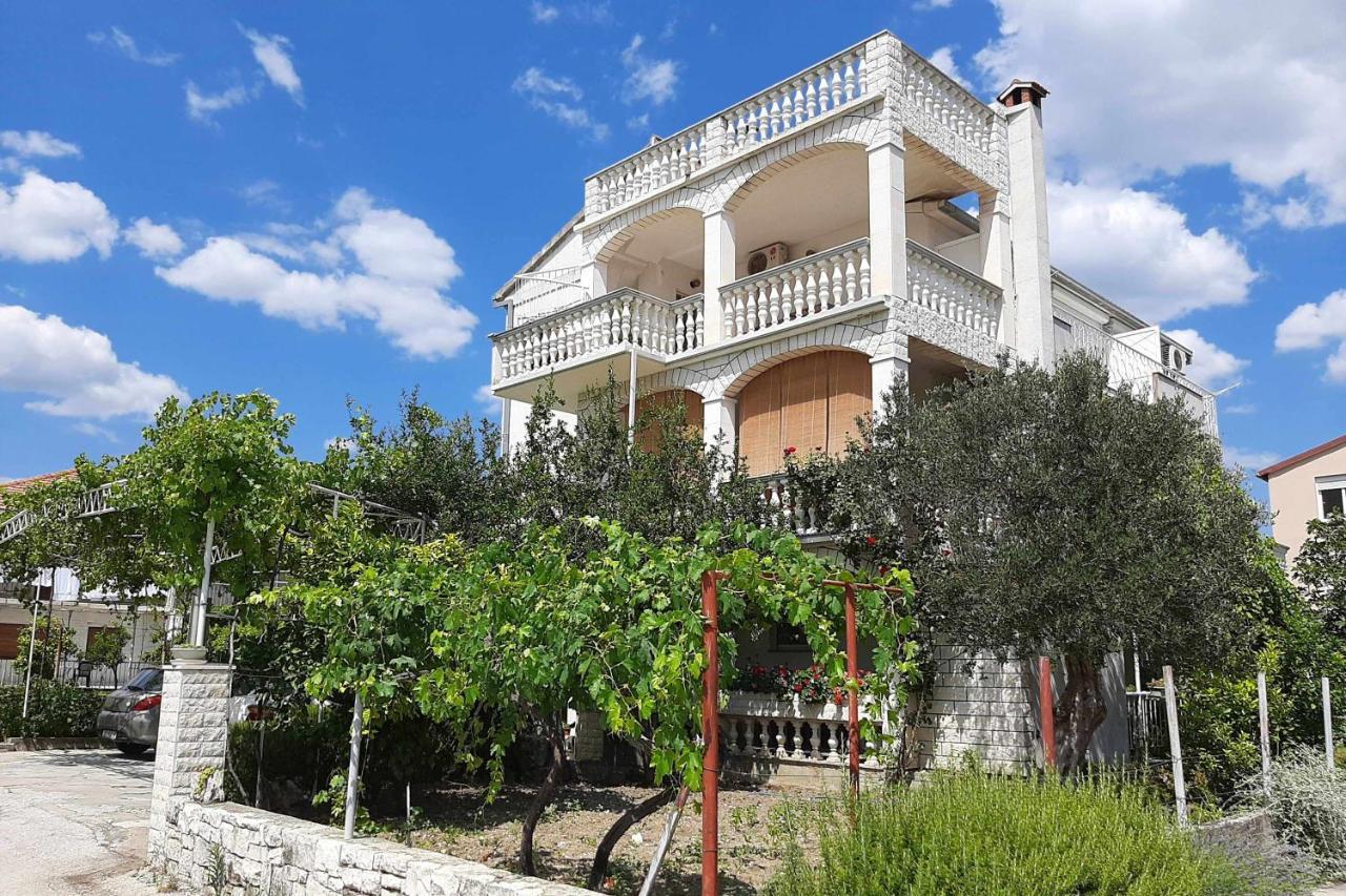 Apartments And Rooms With Parking Space Kastel Stafilic, Kastela - 18673 Eksteriør billede